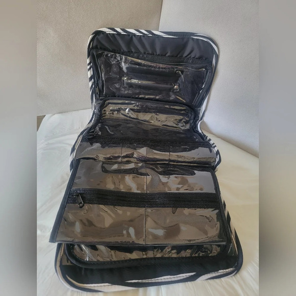 NEW -‎ JEWELRY COSMETIC TRAVEL BAG - Picture 2 of 8